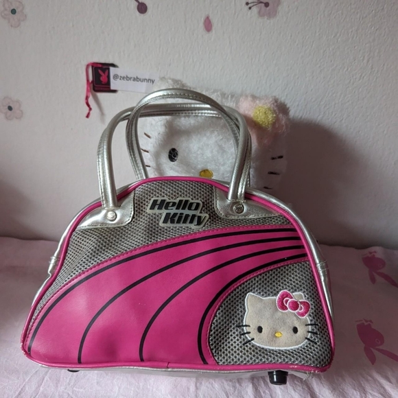 Hello Kitty Handbags - hello kitty purse fair condition